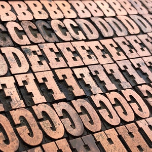 Choisissez vos lettres - CUIVRE contrecollé sur BOIS, alphabet vintage, planche d'impression, lettres, initiales, 3/4" de pouce, 1,9 cm