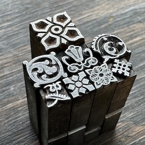 Eklektische Blumen Sammlung von 8 Antiken alle Metall DRUCKER BLOCK - Detaillierte dekorative Blumen und Jugendstil-Designs