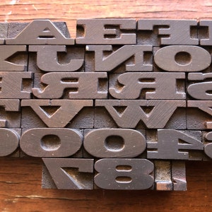 Antique Letterpress Wood Type Font: 27 pc Vanderburgh Wells & Co.