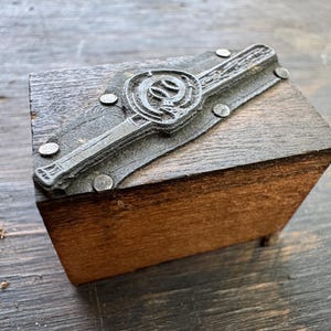 Antiker Buchdruck DRUCKBLOCK - Baseballhandschuh und Fledermaus