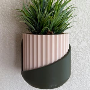 Modern Two-Tone Fluted Wall Planter: Geometric Hanging Planter With Hidden Drip Tray
