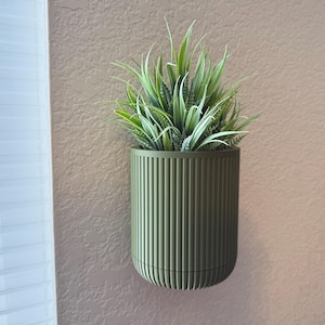 Modern Wall Planter: Modern Vertical Hanging Indoor Garden with Hidden Drip Tray