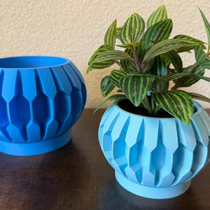 Tabletop Luna Hive Planter with Stand and Drip Tray, Modern Indoor Planter Home Decor, Multiple Color Choices