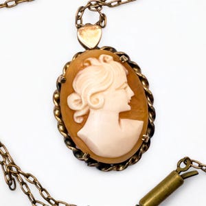 Antique 9ct Solid Gold Cameo Pendant Necklace: Hand-Carved Shell