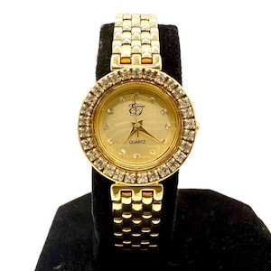Elizabeth Taylor Vintage Ladies Watch Gold And Silver Tone Bracelet Round Face Quartz Classic Water Resistant Small Size