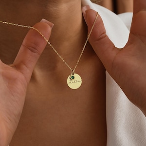 Personalized Engraved Name Necklace, Mother&#39;s Day Necklace, Medallion Pendant, Custom Name Engraved Coin Necklace, Birthstone Initial Disc