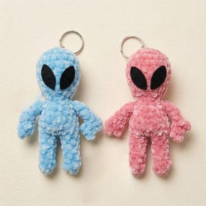 Alien haakpatroon pdf, handleiding amigurumi alien sleutelhanger, kawaii ruimteschepsel tashanger, buitenaards patroon zonder naaien