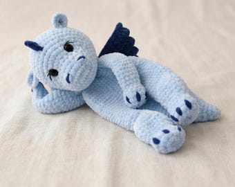 Patrón de ganchillo en PDF para abrazar un dragón, tutorial de amigurumi de dragón, manta de seguridad de animales míticos DIY, juguete de terciopelo fácil con forma de dragón