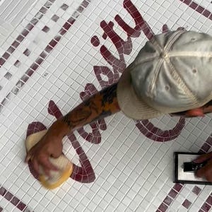 Handwerkliche Restaurant Bodenfliesen | Personalisiertes Mosaik-Design für stilvolle Räume