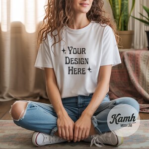 Mockup de camiseta branca Gildan 64000, Mockup Gildan 64000 branco, Mockup de camiseta boho, Mockup estético, Download digital