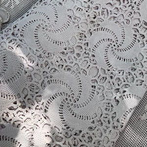 Vintage Swirly Crocheted Tablecloth/Bed Spread