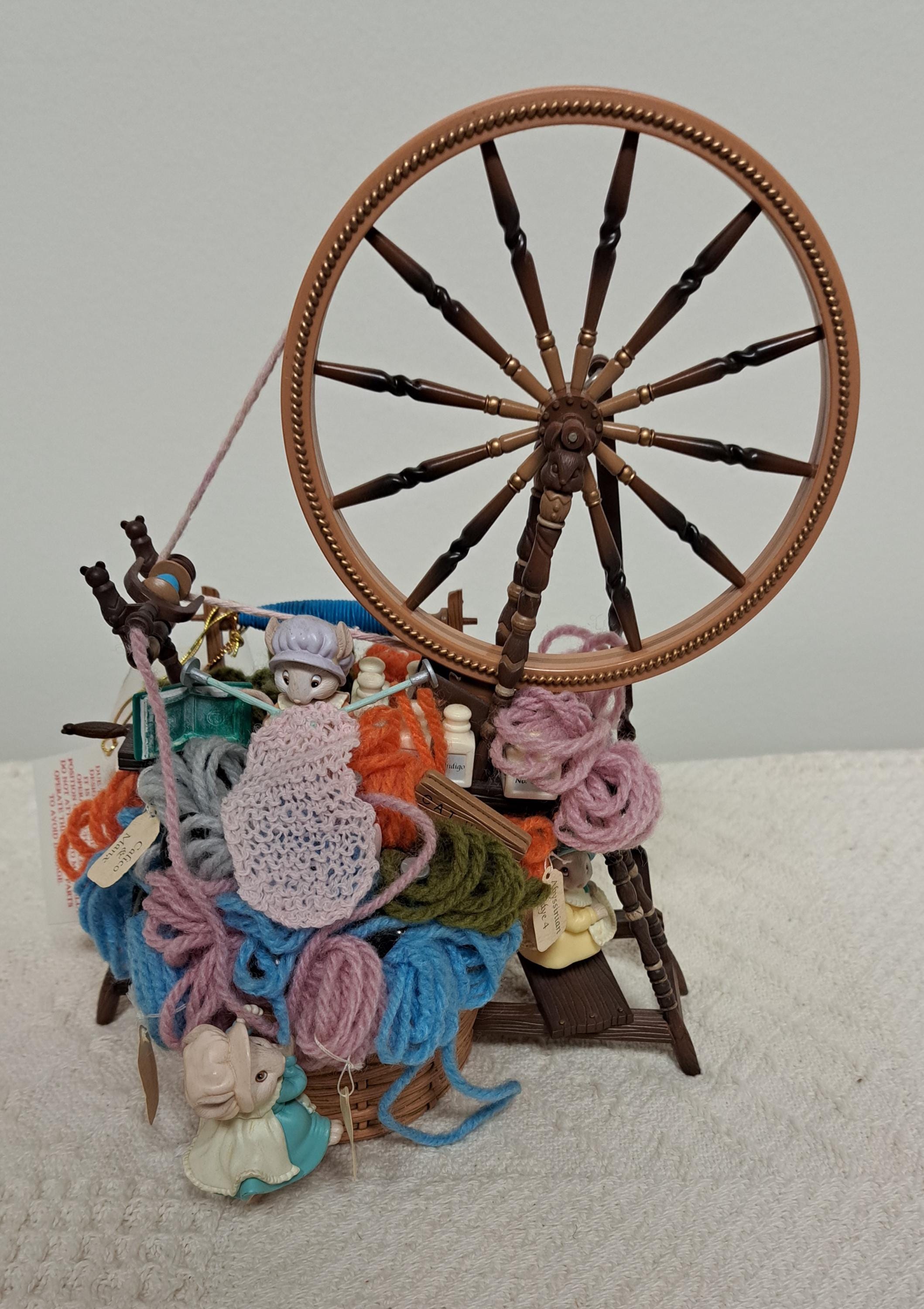 Enesco Music Box - Etsy Enesco Music Box - Etsy