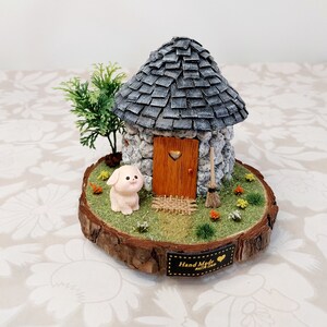 Casinha de Fadas Artesanal com Cãozinho em Miniatura, Decoração Encantada para Dioramas e Ambientes Mágicos,Casa em miniatura para decoração