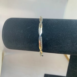 Silver Toned Bracelet. Brac-005