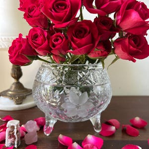 EAPG McKee Glass Company rosace sur pied avec fleurs gravées