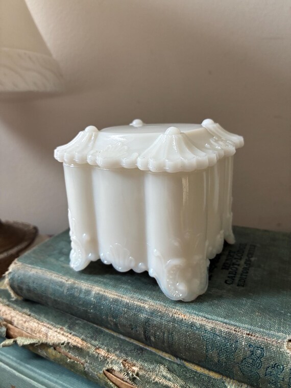 Vintage Milk Glass Westmoreland Teinket Box Candy Dish
