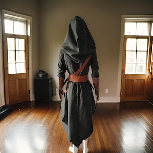 Medieval Warrior Woman Deep Green Cape, Viking Shadow Assassin Costume for her, Moonlit Fighter Women Dress, Ren Fair Tunic, Hooded Cloak image 4