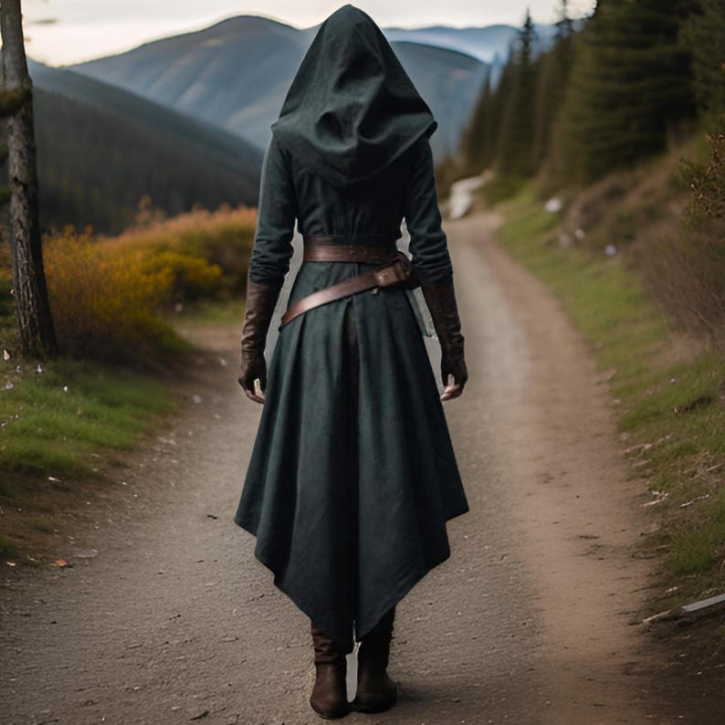 Medieval Warrior Woman Deep Green Cape, Viking Shadow Assassin Costume for her, Moonlit Fighter Women Dress, Ren Fair Tunic, Hooded Cloak image 2