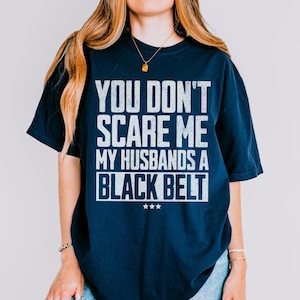 Karate Mom Shirt Karate-Mädchen-Shirt Karate Dad Shirt MMA Frau Shirt Mama Leben MMA Girl Shirt Mixed Martial Arts Shirt Jiu Jitsu Dad