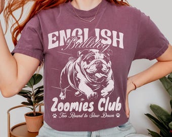 Englische Bulldogge Zoomies Club Shirt Hundesoziales Club Shirt Vintage Hundeshirt Lustiges Bulldoggen-Shirt Englische Bulldoggen-Liebhaber-Shirt Bulldogge Papa Shirt