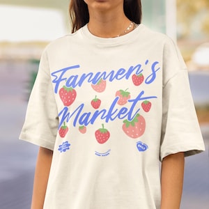 Erdbeere Komfort Farben Bauernmarkt Shirt Erdbeere Cottagecore Shirt Erdbeere Sommerhemd Bauernmarkt T-Shirt Coquette Erdbeere