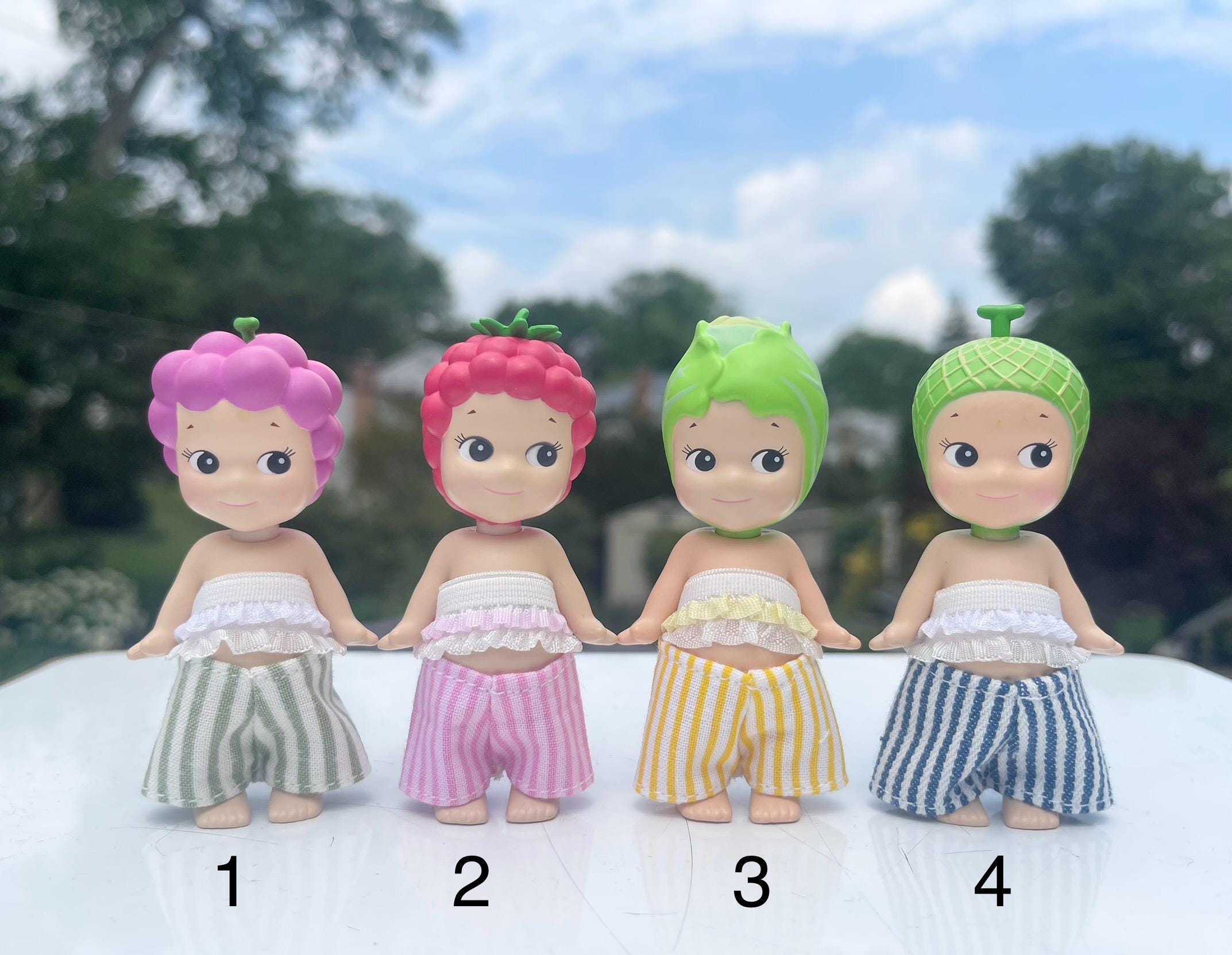 TOP & BOTTOM SET. Sonny Angel is not included.