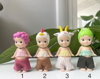 TOP & BOTTOM SET. Sonny Angel is not included.