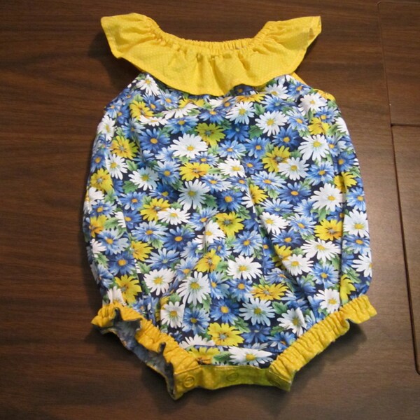 Baby girl's sun suit and hat in size 3 to 6 month