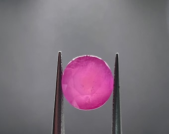 Natural Untreated 2.26Ct Pink Sapphire. Facet Oval. Origin Africa. Calibrated Jewelry Grade AAA