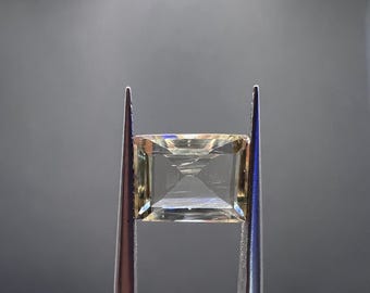 Natural Yellow Scapolite 2.08Ct. Facet Baguette. Origin Tanzania. Calibrated Jewelry Grade A+