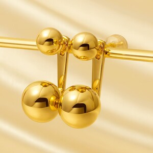 Aretes de bola doble de oro amarillo macizo de 18 quilates | Aretes huecos de doble esfera | Aretes redondos minimalistas italianos | Joyería moderna de oro imagen 3