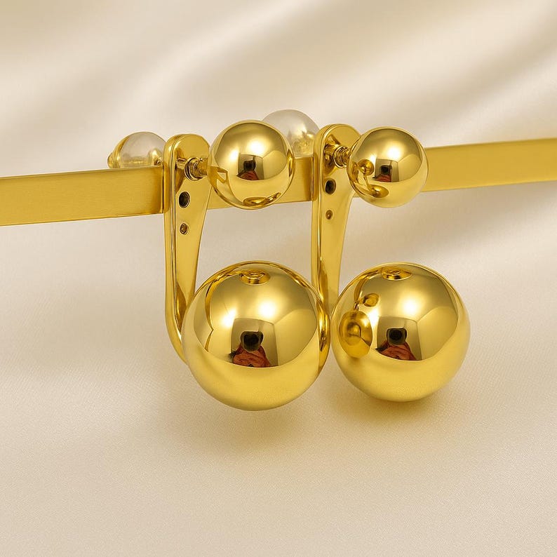 Aretes de bola doble de oro amarillo macizo de 18 quilates | Aretes huecos de doble esfera | Aretes redondos minimalistas italianos | Joyería moderna de oro imagen 1