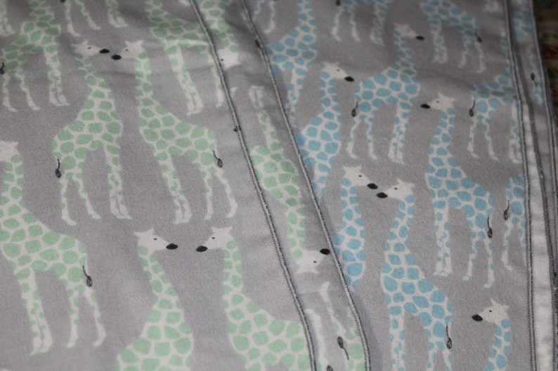 Receiving Blankets 2-pack Giraffes standing tall blue and green
