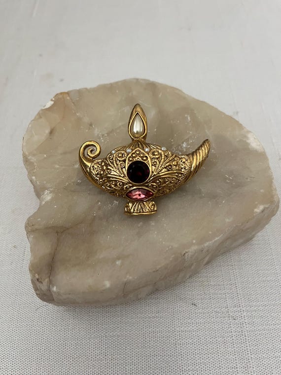 Vintage 1928 Aladdin Lamp Brooch Genie Lamp