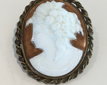 Edwardian Porcelain Cameo Cabachon Brooch