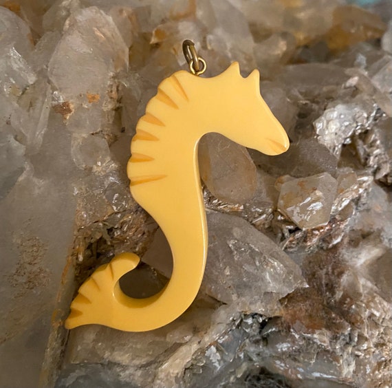 40s Bakelite Creamed Corn Seahorse Pendant - image 1