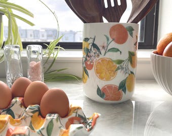 Recipiente de cerámica con técnica de decoupage / Soporte para utensilios / Decoración de cocina mediterránea decorada a mano / Recipiente de cerámica para utensilios / Regalo de inauguración de casa