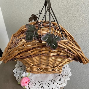 Vintage Wicker Basket with Metal Handle: Country Farmhouse Decor
