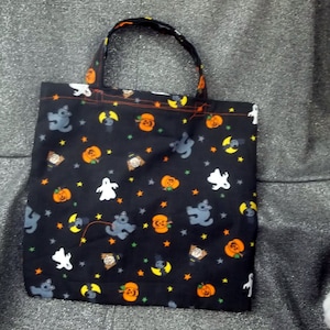 Halloween Spooky Things on Dark Blue Print, Book Lunch N Small Gift Tote Bag
