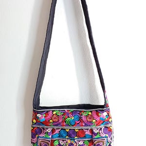 Thai Hmong Tasche mit Bestickter Stoff Bunte Tasche mit Pom Poms Cross Body Bag