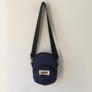 パーソナライズされた帽子キャンバスワンショルダーバッグ女性用夏用クロスボディバッグ新しい多用途かわいい学生ショルダーメッセンジャーバッグトレンディ