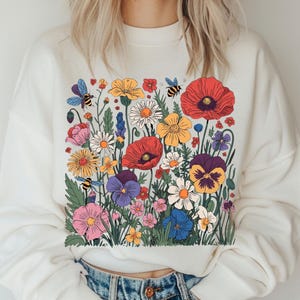 Floral Garden Sweatshirt - Cozy Crewneck, Flower Print Pullover, Unisex Gift, Best sellers sweatshirts, Spring Fashion, Casual Wear, Gildan®