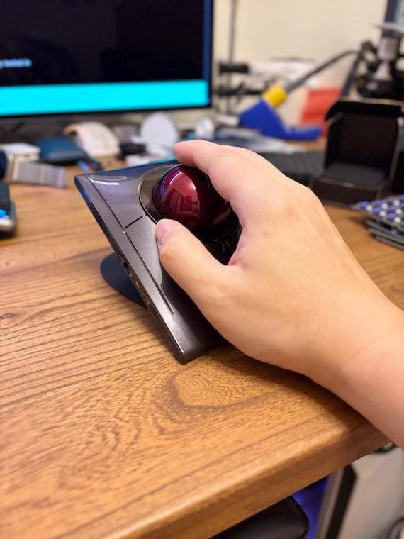 Kensington Slimblade Pro Trackball Tilt Base Kit With Wrist Rest