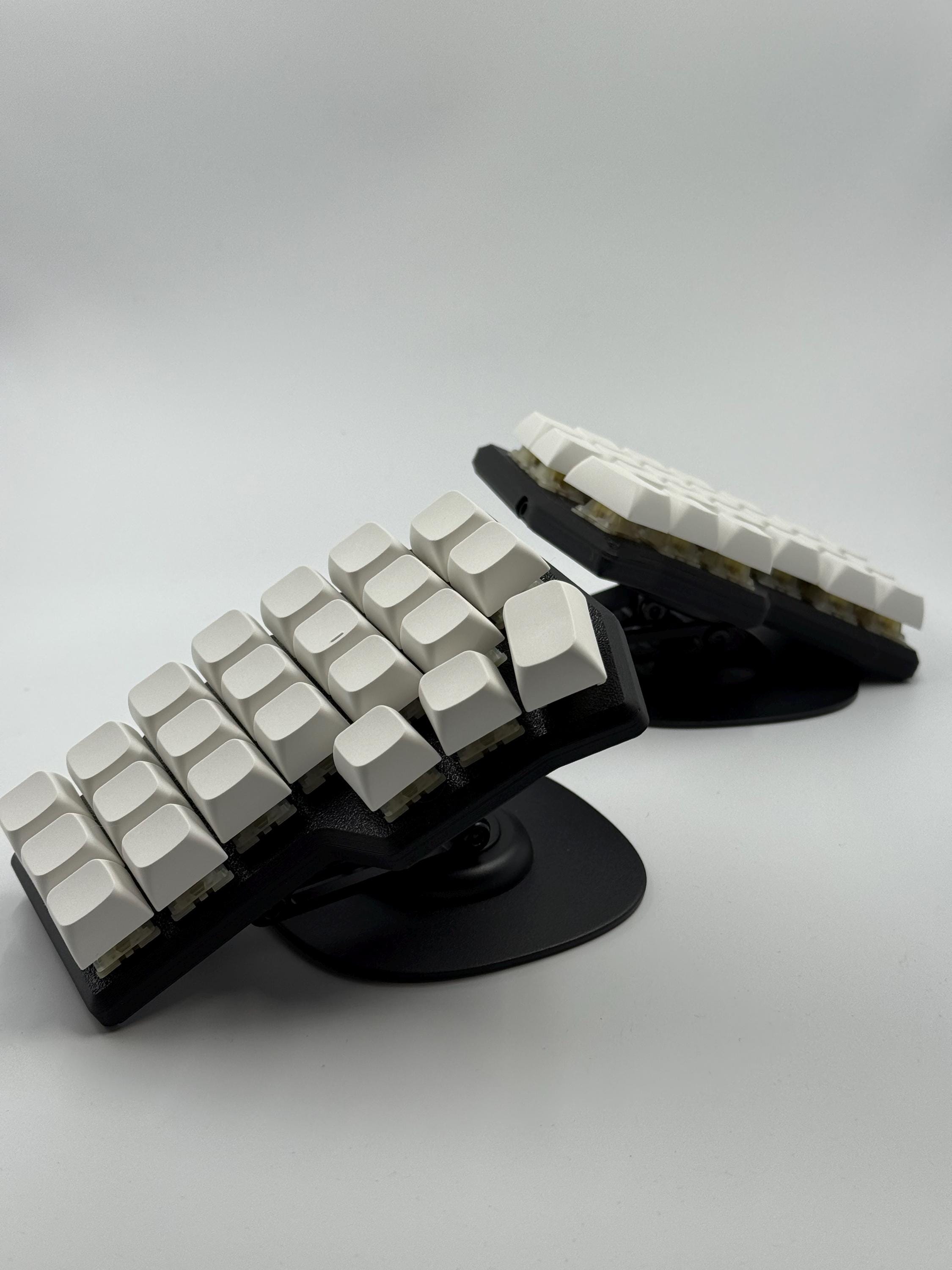 Lily58 Pro (無線化, アルミケース) Lily58 Pro (無線化, アルミケース) Lily58 Pro (無線化, アルミ