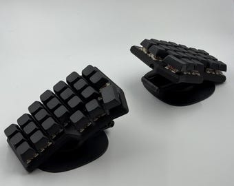 Corne v4.1 MX USB-C Kabelgebundene Tastatur: Metallplattengehäuse, magnetisches Zelt