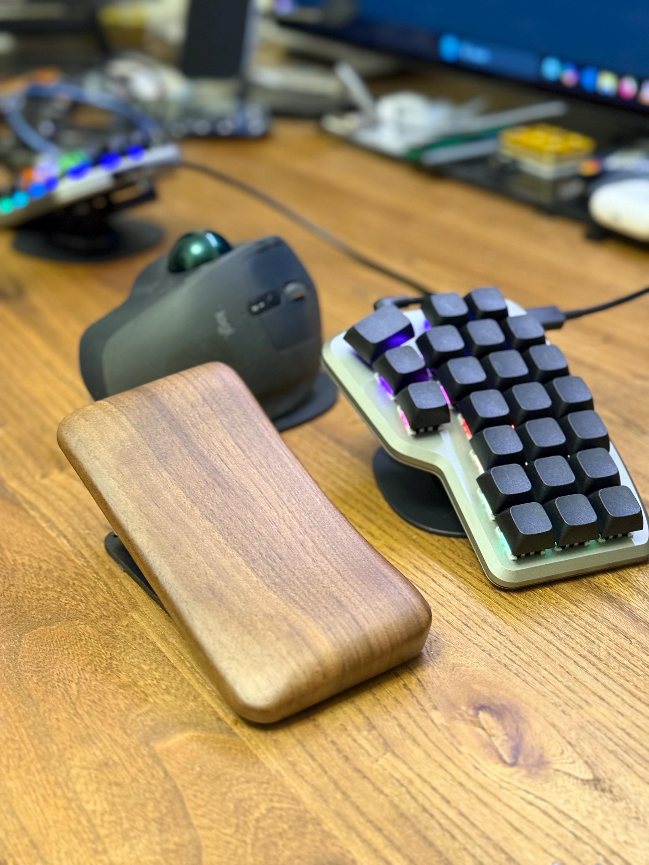 Kensington Slimblade Pro Trackball Tilt Base Kit With Wrist Rest