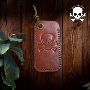 Premium Leather Slip &quot;Skullz & Hides Crossbones&quot; (Xl) - Italian Cognac Buttero Leather