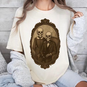 Camisa de esqueleto renacentista con colores cómodos, camisa de calavera para Halloween, camisa de Halloween para mujer, camisa bonita de otoño, camisa de temporada espeluznante, camisa espeluznante
