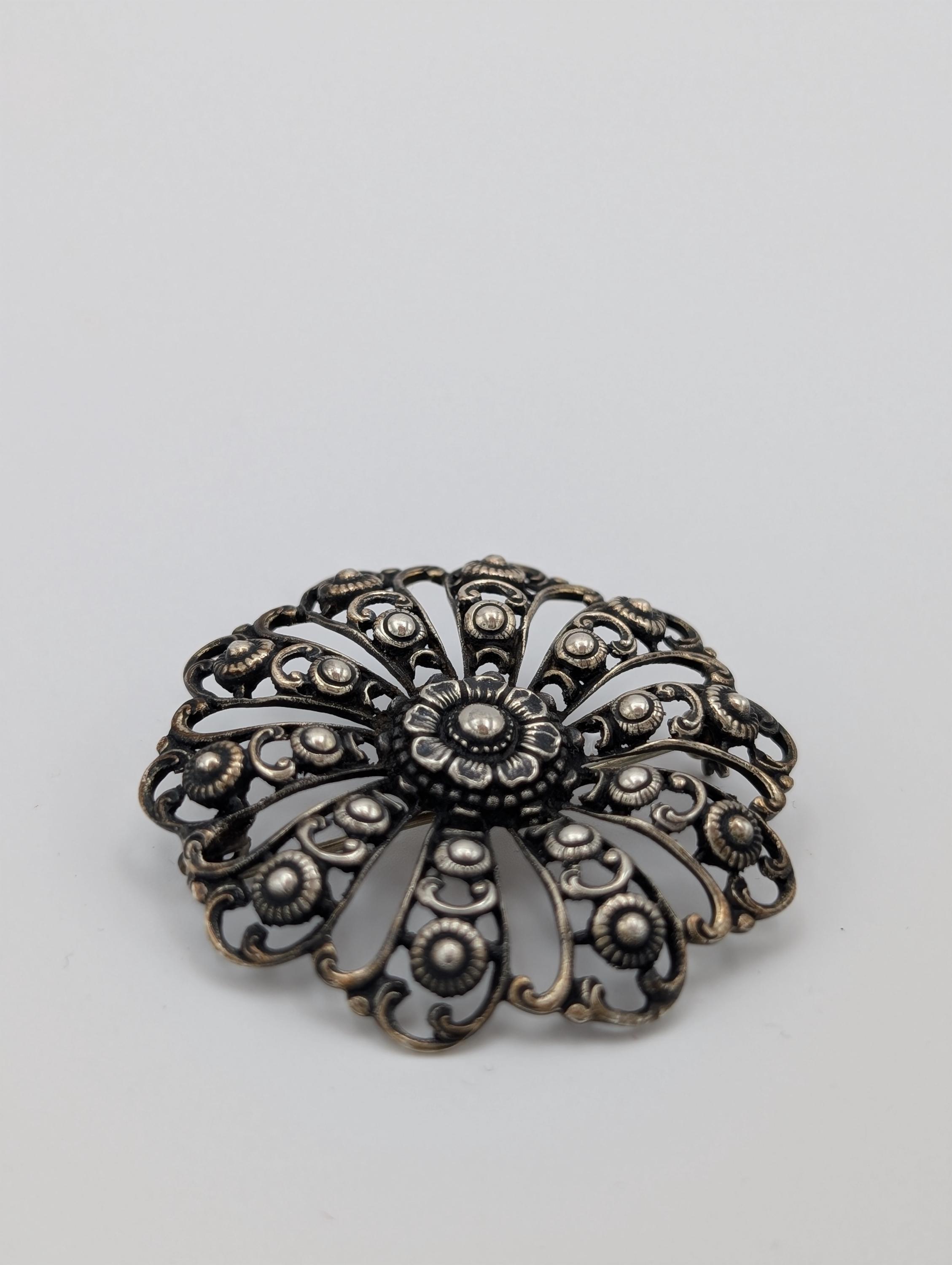 アンティークシルバーフィリグリーブローチ 1910年代～1930年代 – 花柄