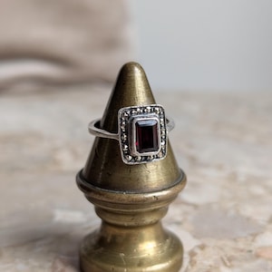 Vintage 925 Silver Real Granat Ring Mit Markasiten Geprüft Wunderschön